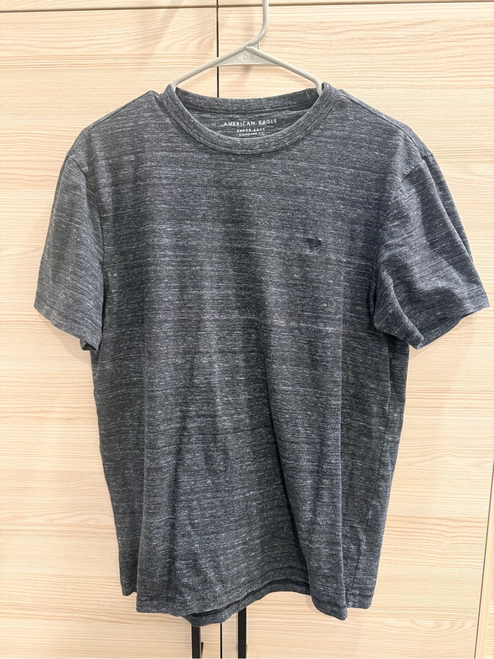 American Eagle Outfitters Men's Charcoal Heather Short Sleeve Tee